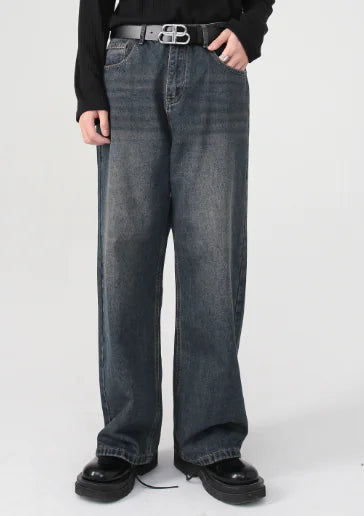 Classic and Versatile Jeans for Any Occasion